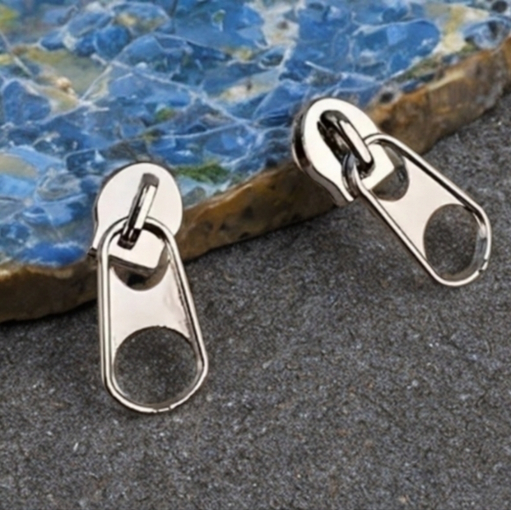 MODCLOTH PUNK ZIPPER PULL EARRINGS
